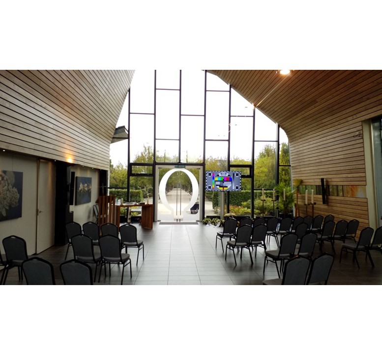 75_inch_LED_4K_monitor_incl_designvoet_huren_te_huur_2 GE102001