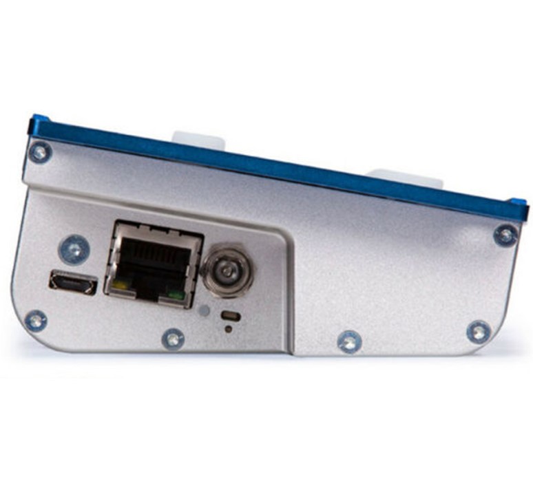 Skaarhoj_Rack-Control_Duo_met_30_drukknoppen_30_OLED_displays_en_12_verlichte_encoders_met_Poe_2 SKARACKCONDU