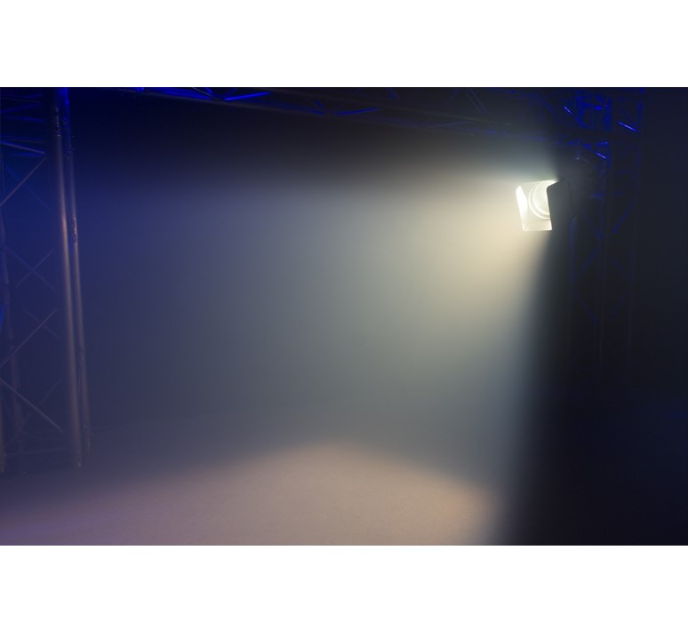 BeamZ_Pro_BTF-300Z_fresnel_zoom_toneelspot_300W_LED_warm_wit_3200K_5 151.381