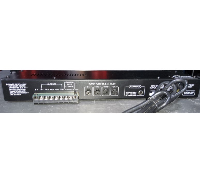 Botex_CT-4010T_4_kanaals_licht_sturing_met_16_programmas_uitgang_12V-240VAC-10A_solid_state_van_195_OP-OP_de_laatste_3 BOTEXCT4010T