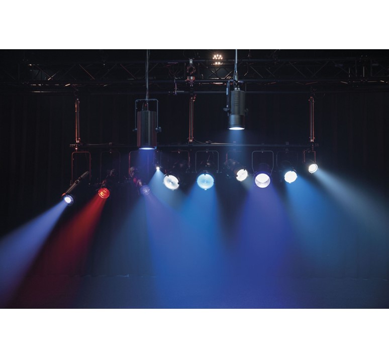 Showtec_Performer_Profile_700_Q6_6-in-1_300W_RGBALC_LED_alleen_behuizing_8 33067, EAN 8717748547286