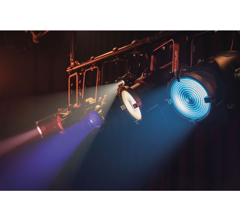 Showtec_Performer_Profile_700_Q6_6-in-1_300W_RGBALC_LED_alleen_behuizing_9 33067, EAN 8717748547286